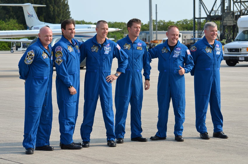 Astronauts Return to Florida for Monday Shuttle Launch